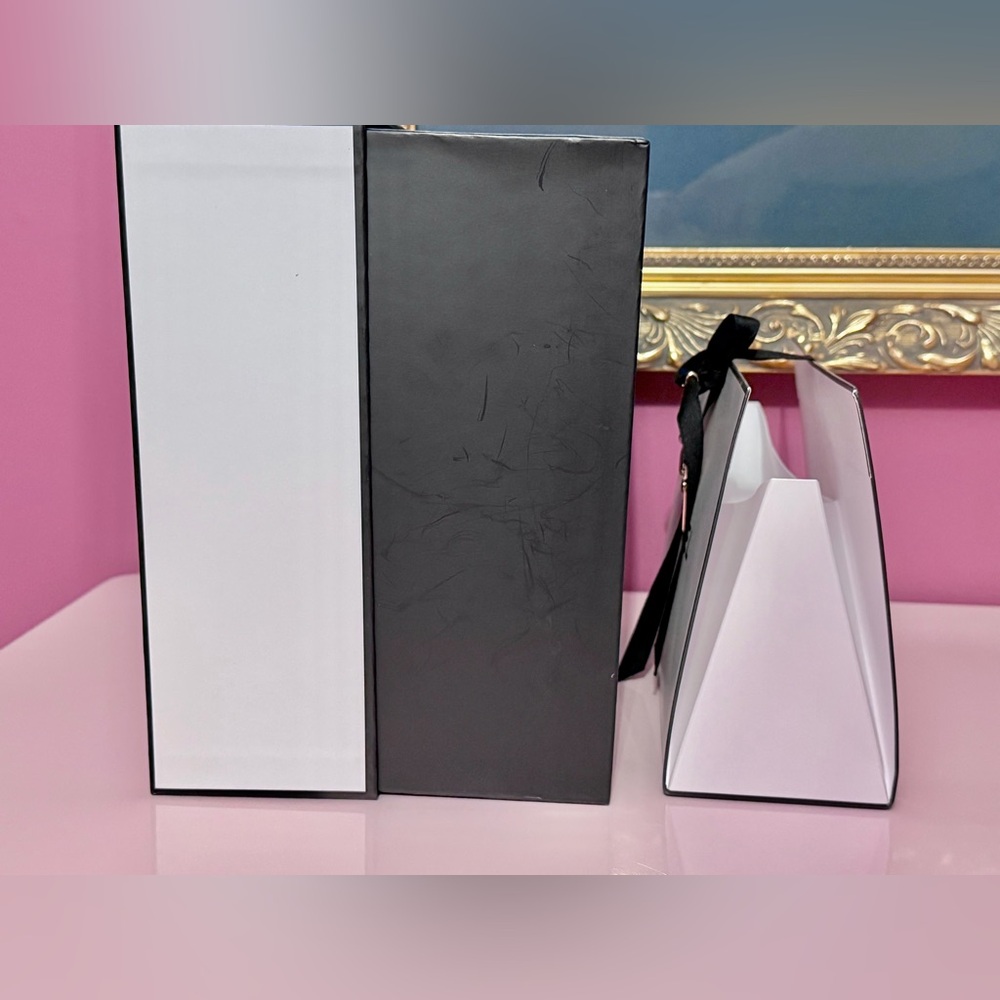 Chanel Fragrance Gift Bag & Box - Picture 6 of 8